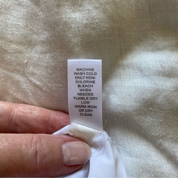 Banana Republic chiffon tank, size 0. Cute “string” sleeves.  Black/cream design - Picture 5 of 6